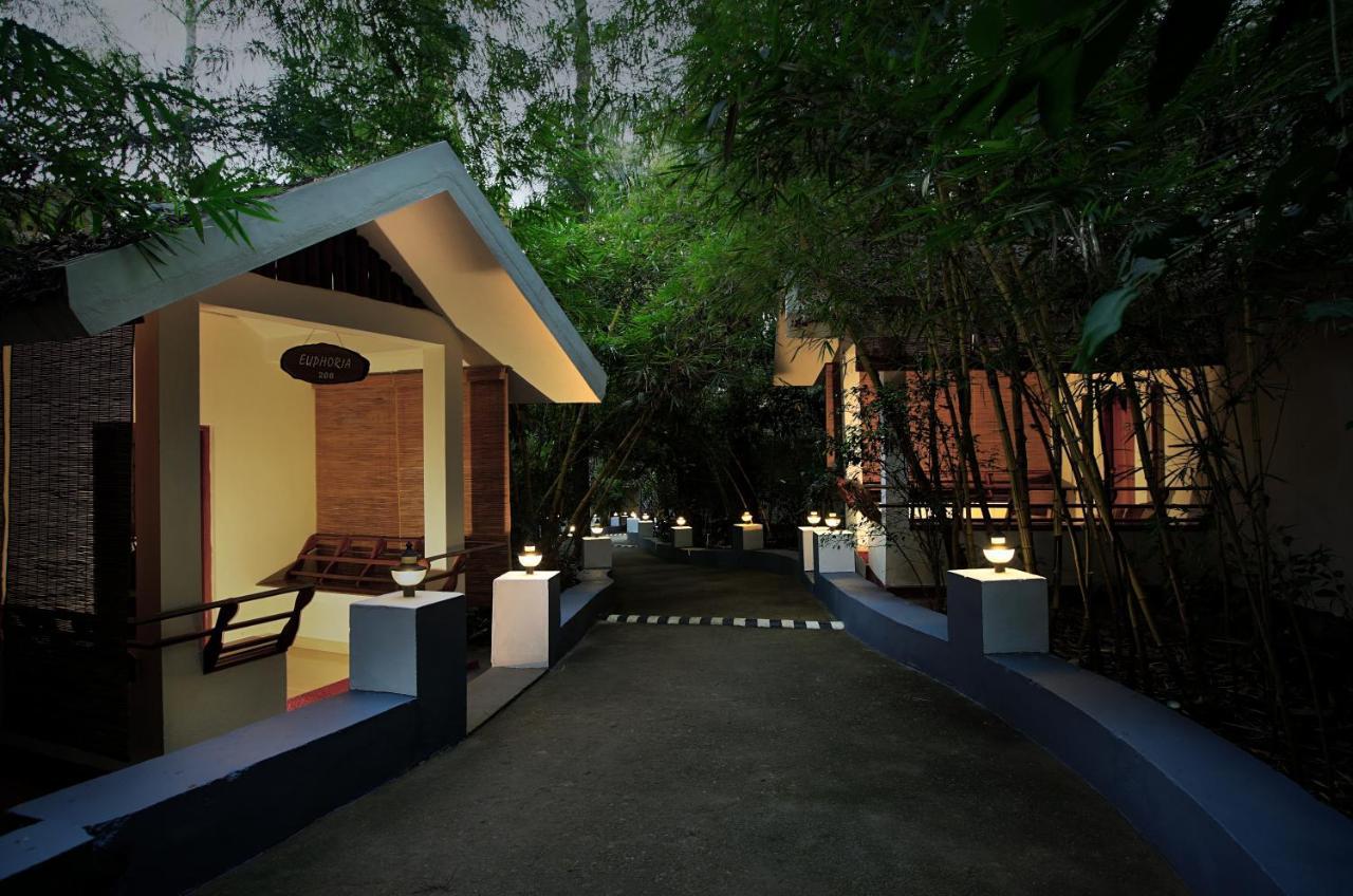 Gokulam Grand Resort & Spa, Coorg Kushalanagar Bagian luar foto