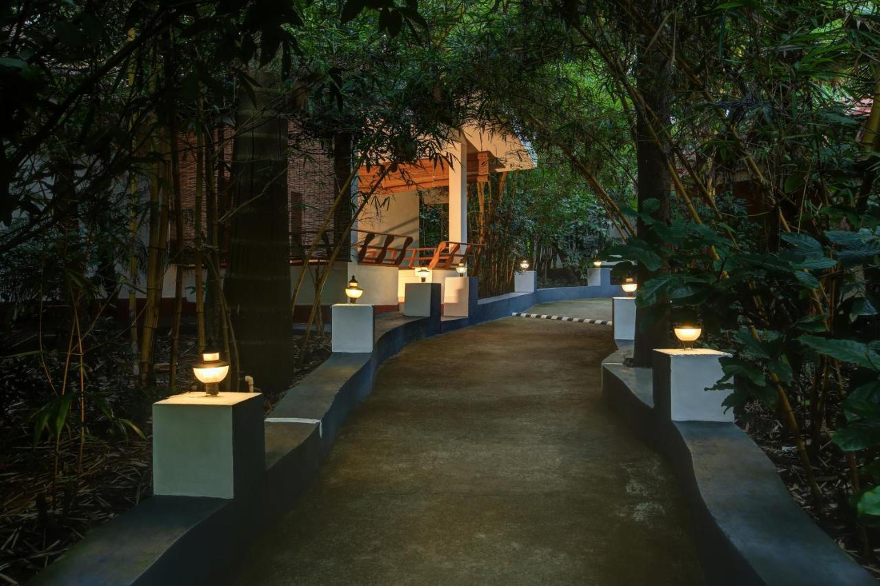 Gokulam Grand Resort & Spa, Coorg Kushalanagar Bagian luar foto