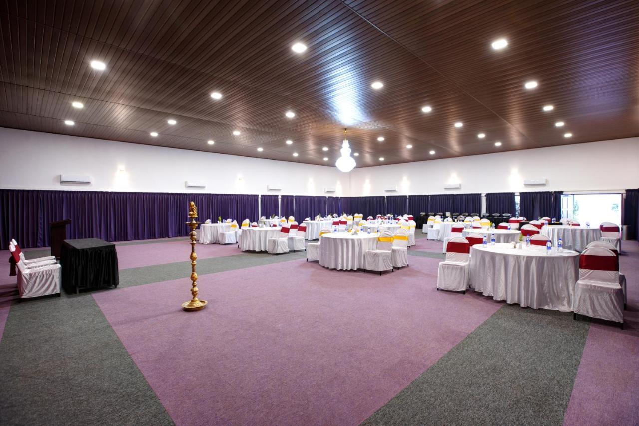 Gokulam Grand Resort & Spa, Coorg Kushalanagar Bagian luar foto