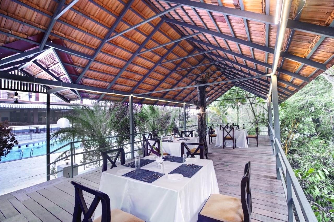 Gokulam Grand Resort & Spa, Coorg Kushalanagar Bagian luar foto