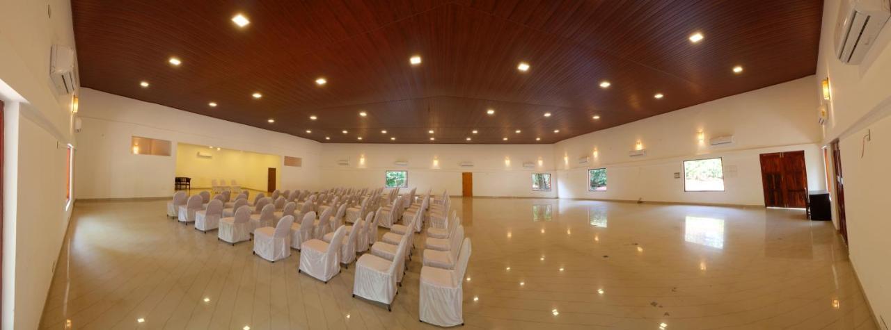 Gokulam Grand Resort & Spa, Coorg Kushalanagar Bagian luar foto