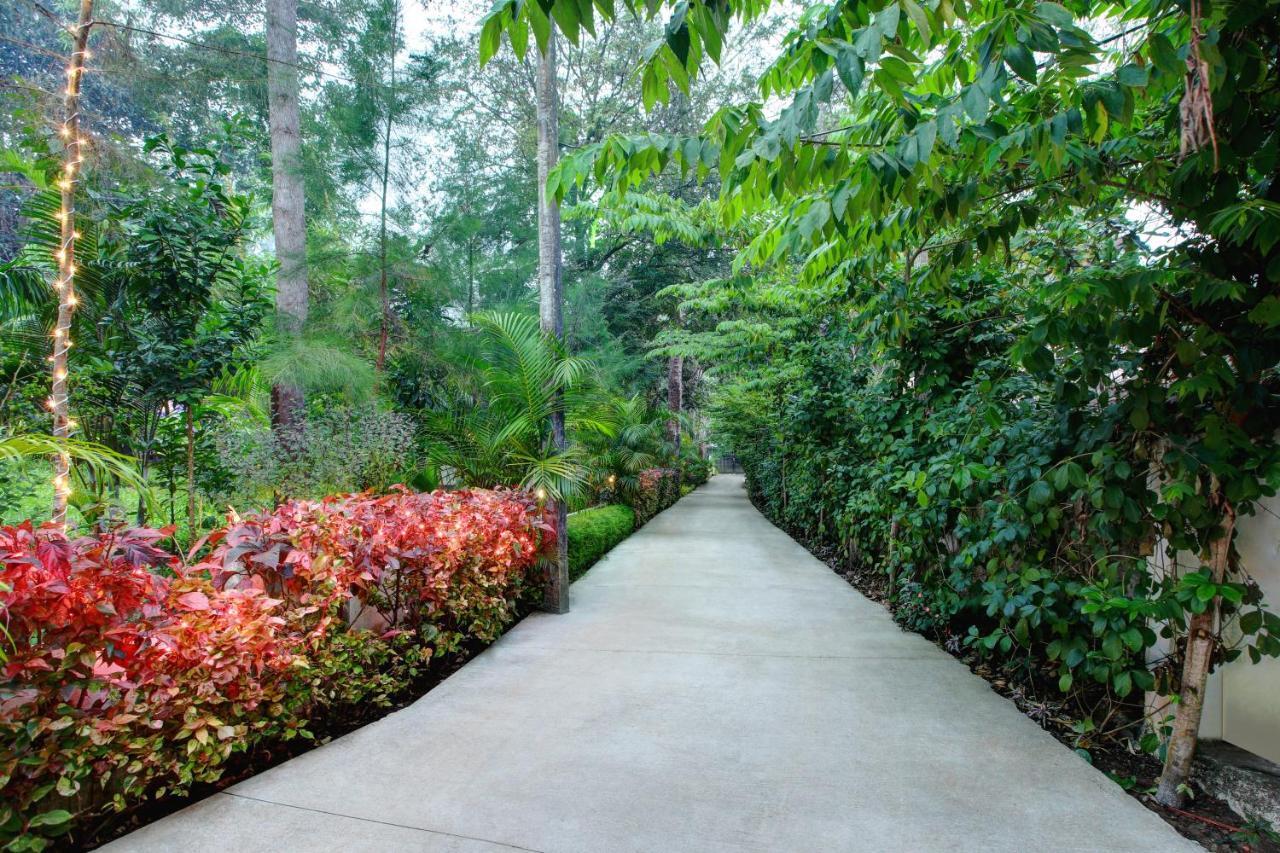 Gokulam Grand Resort & Spa, Coorg Kushalanagar Bagian luar foto